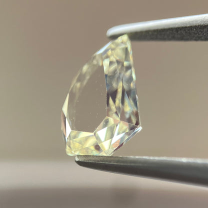 Loose stone 1.046ct LIGHT YELLOW (UNDER S) SI-1 Tusk Shape with Central Gem Laboratory sorting