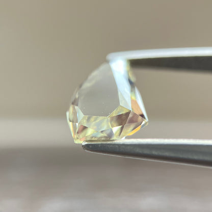 Loose stone 1.046ct LIGHT YELLOW (UNDER S) SI-1 Tusk Shape with Central Gem Laboratory sorting
