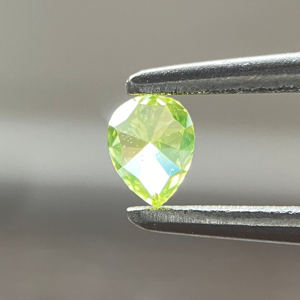 0.120ct Fancy Intense Yellow Green Pear Shape Loose Diamond with CGL Sorting Report