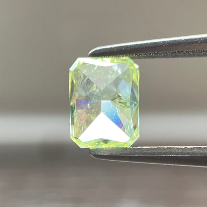 0.716ct Fancy Yellow Green Radiant Cut Loose Diamond with CGL Sorting Report