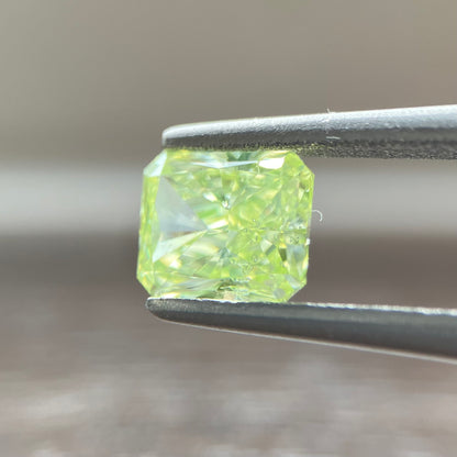 0.716ct Fancy Yellow Green Radiant Cut Loose Diamond with CGL Sorting Report