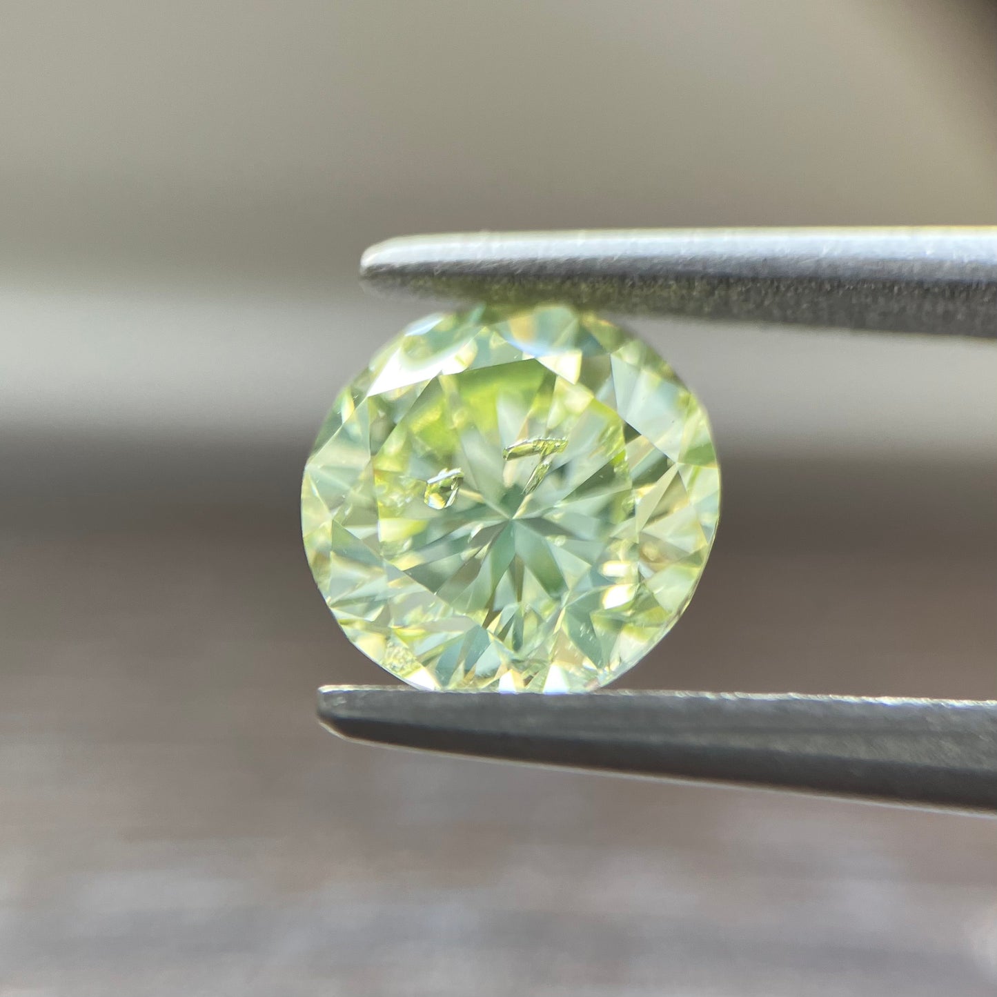 裸石 1.100ct Fancy Light Greenish Yellow I-1 RD 中央宝石研究所ソーティング付(CGL)