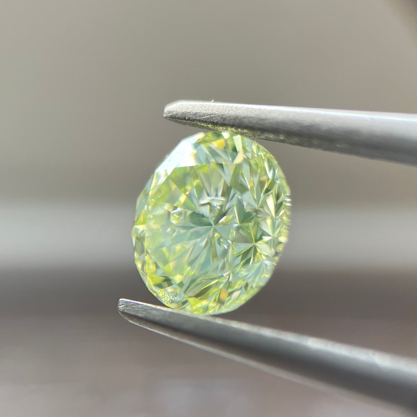 裸石 1.100ct Fancy Light Greenish Yellow I-1 RD 中央宝石研究所ソーティング付(CGL)