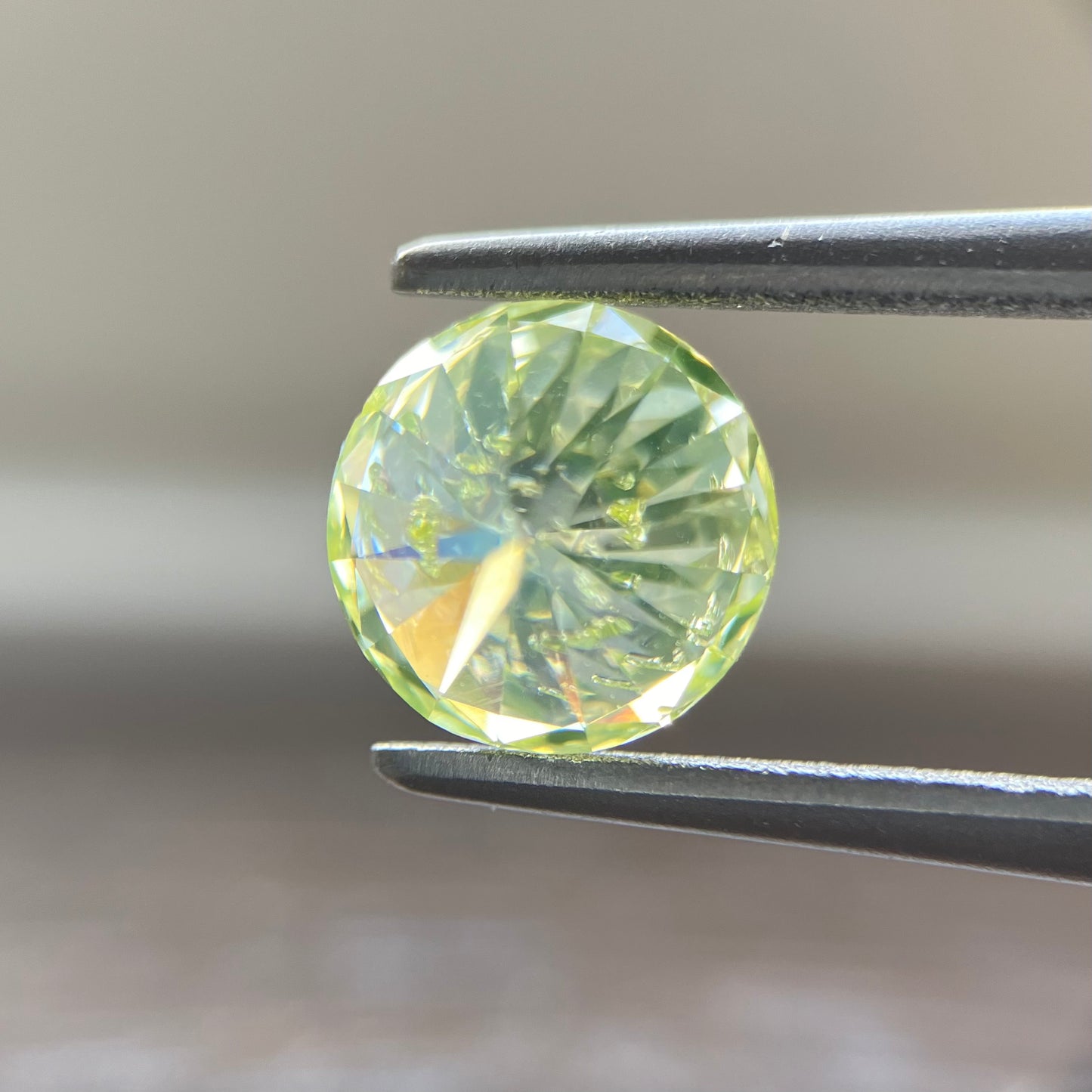 裸石 1.100ct Fancy Light Greenish Yellow I-1 RD 中央宝石研究所ソーティング付(CGL)