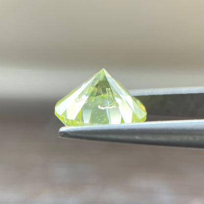 裸石 1.100ct Fancy Light Greenish Yellow I-1 RD 中央宝石研究所ソーティング付(CGL)