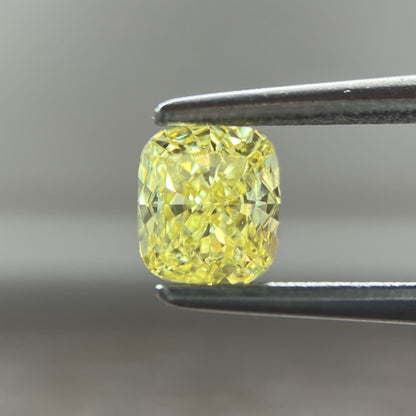 裸石 0.448ct Fancy Intense Yellow SI-1 CU 中央宝石研究所ソーティング付(CGL)