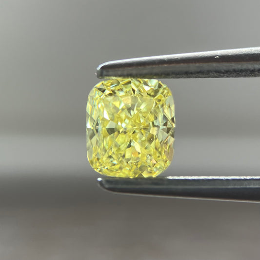 裸石 0.448ct Fancy Intense Yellow SI-1 CU 中央宝石研究所ソーティング付(CGL)