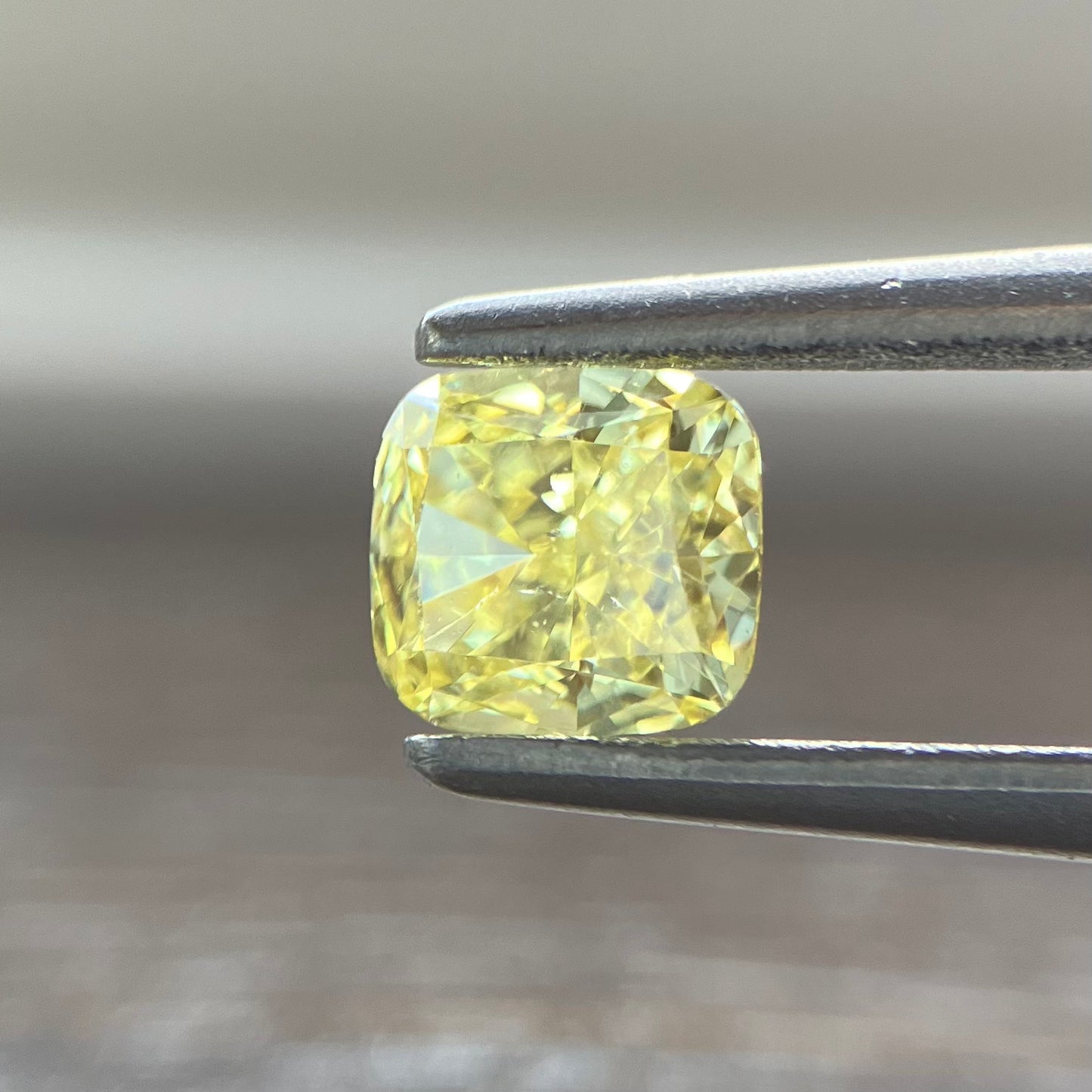 裸石 0.448ct Fancy Intense Yellow SI-1 CU 中央宝石研究所ソーティング付(CGL)