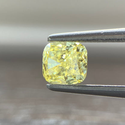 裸石 0.448ct Fancy Intense Yellow SI-1 CU 中央宝石研究所ソーティング付(CGL)