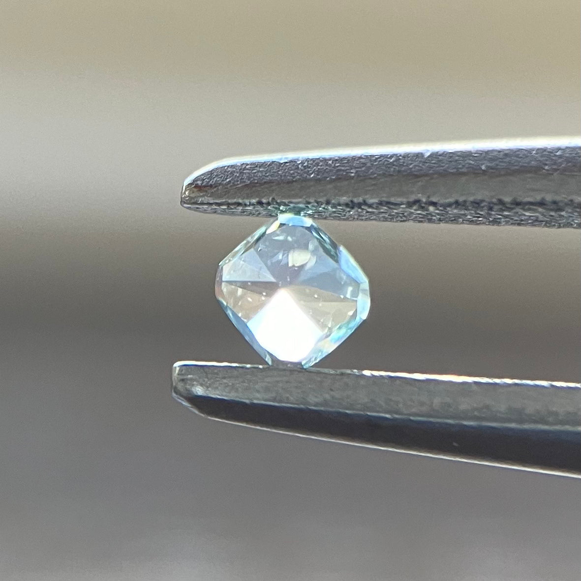 裸石 0.04ct Fancy Blue Green VS-2 CU 中央宝石研究所ソーティング付(CGL)