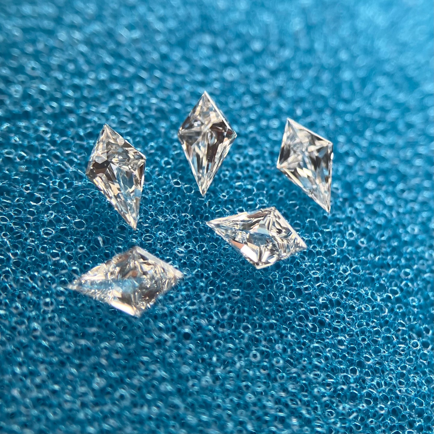 裸石 0.448克拉 浓彩黄 SI-1 CU 附带中央宝石研究所分级证书 (CGL)