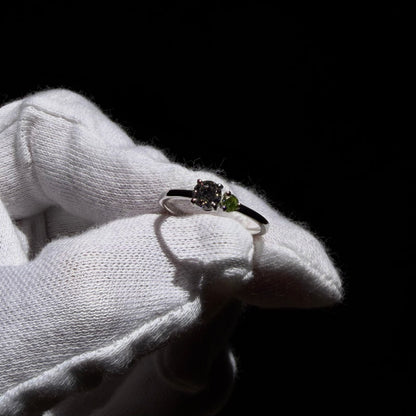 ツインダイヤモンド Dカラー 0.357ct  & Fancy Light Yellow Green 0.085ct /PT900 リング