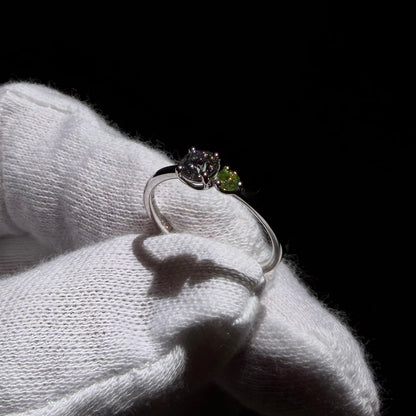 ツインダイヤモンド Dカラー 0.357ct  & Fancy Light Yellow Green 0.085ct /PT900 リング