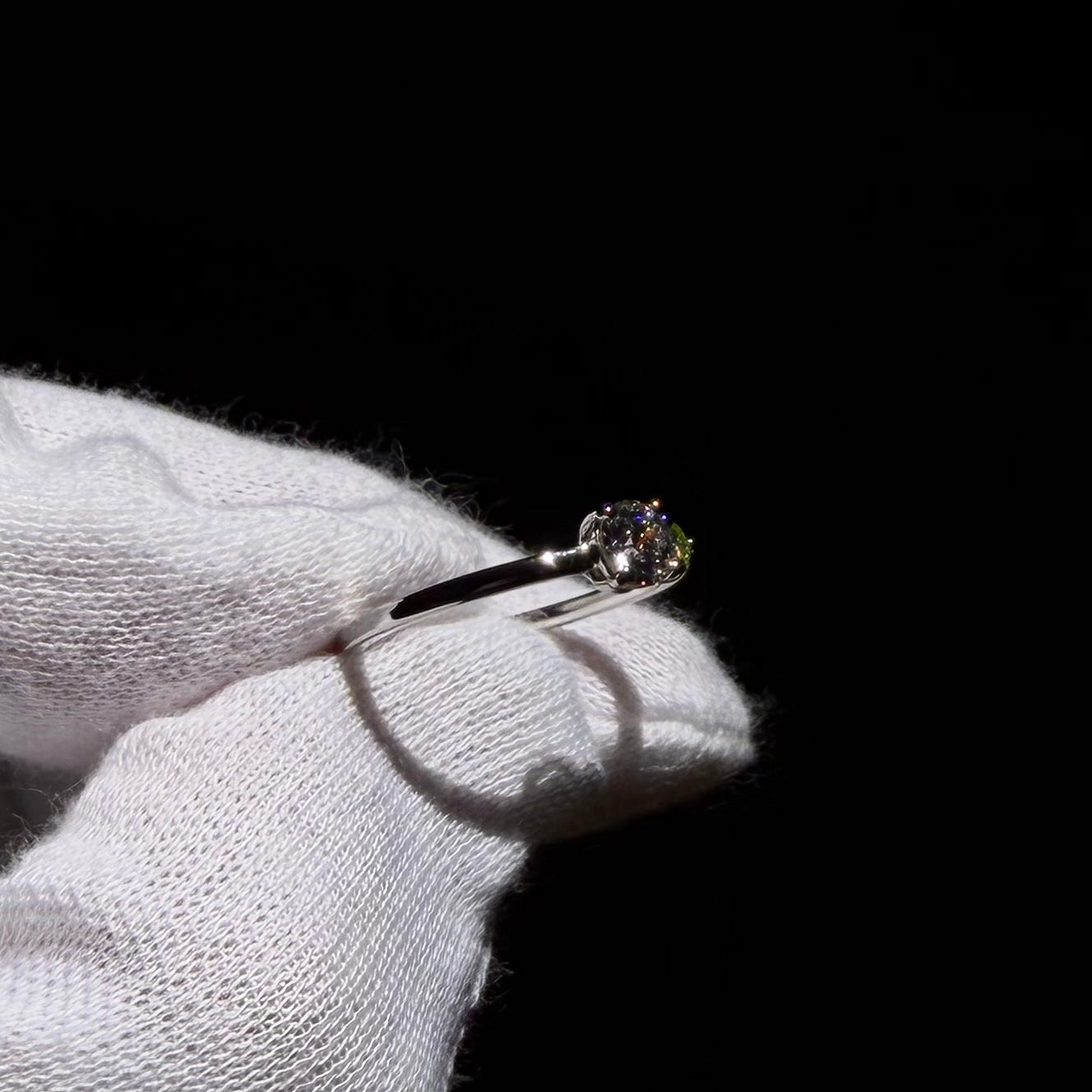 ツインダイヤモンド Dカラー 0.357ct  & Fancy Light Yellow Green 0.085ct /PT900 リング