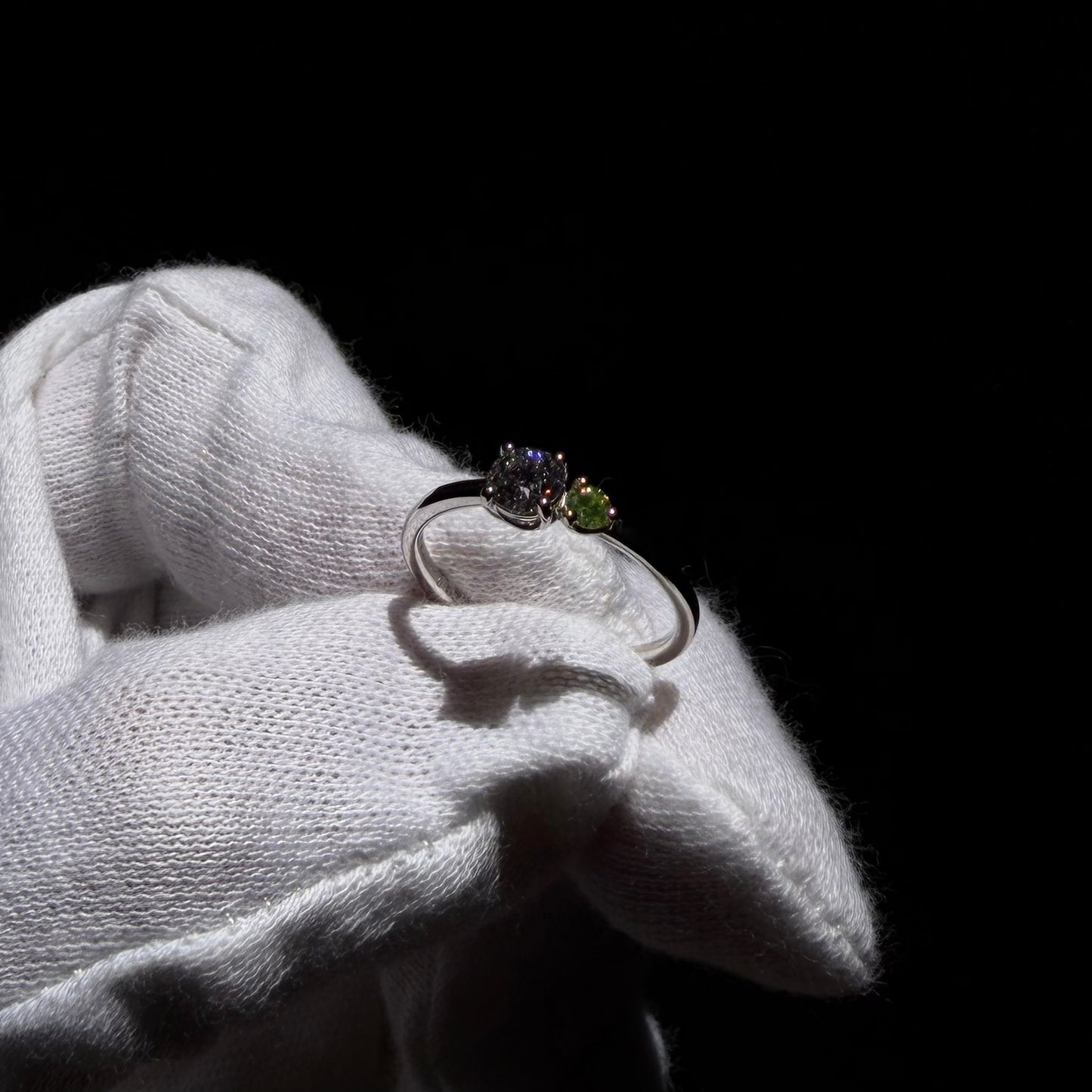 ツインダイヤモンド Dカラー 0.357ct  & Fancy Light Yellow Green 0.085ct /PT900 リング