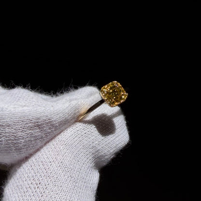 Fancy Intense Yellow ダイヤモンド 0.18ct メレダイヤモンド 0.08ct /K18YG リング