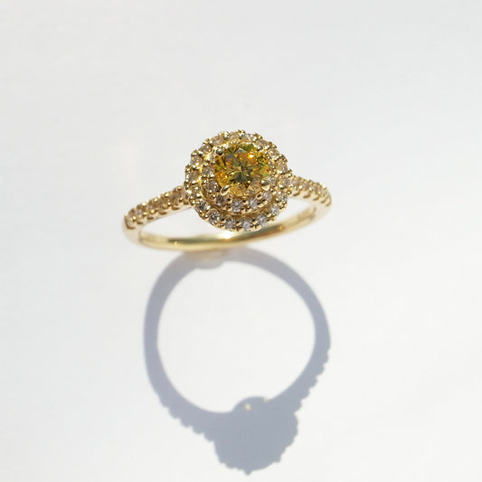 Fancy Vivid Yellow ダイヤモンド 0.274ct メレダイヤモンド 0.251ct /K18YG リング