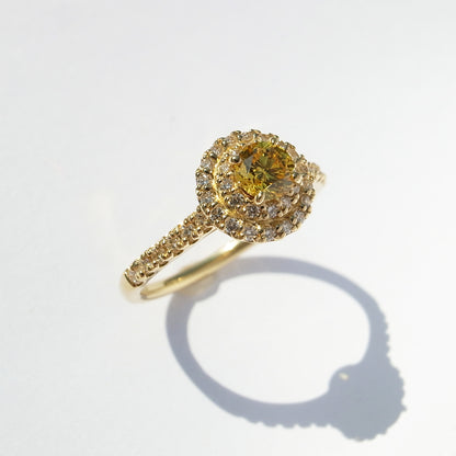Fancy Vivid Yellow ダイヤモンド 0.274ct メレダイヤモンド 0.251ct /K18YG リング