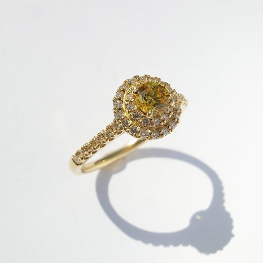 Fancy Vivid Yellow ダイヤモンド 0.274ct メレダイヤモンド 0.251ct /K18YG リング