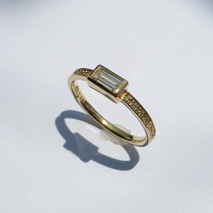 バケットダイヤモンド 0.30 ~ 0.35ct  /K18YG リング