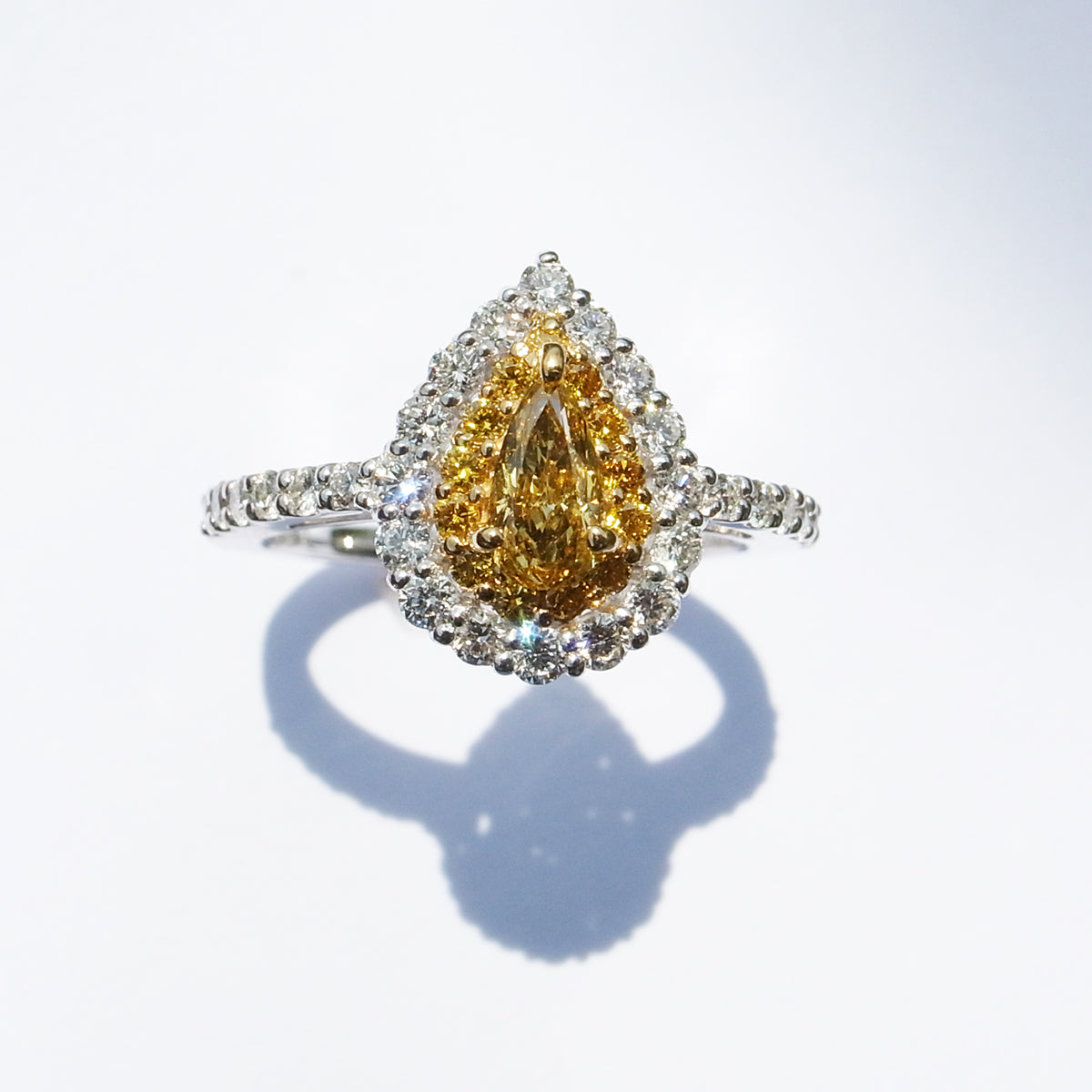 Fancy Intense Yellow ダイヤモンド 0.25ct /K18YG & PT900 リング