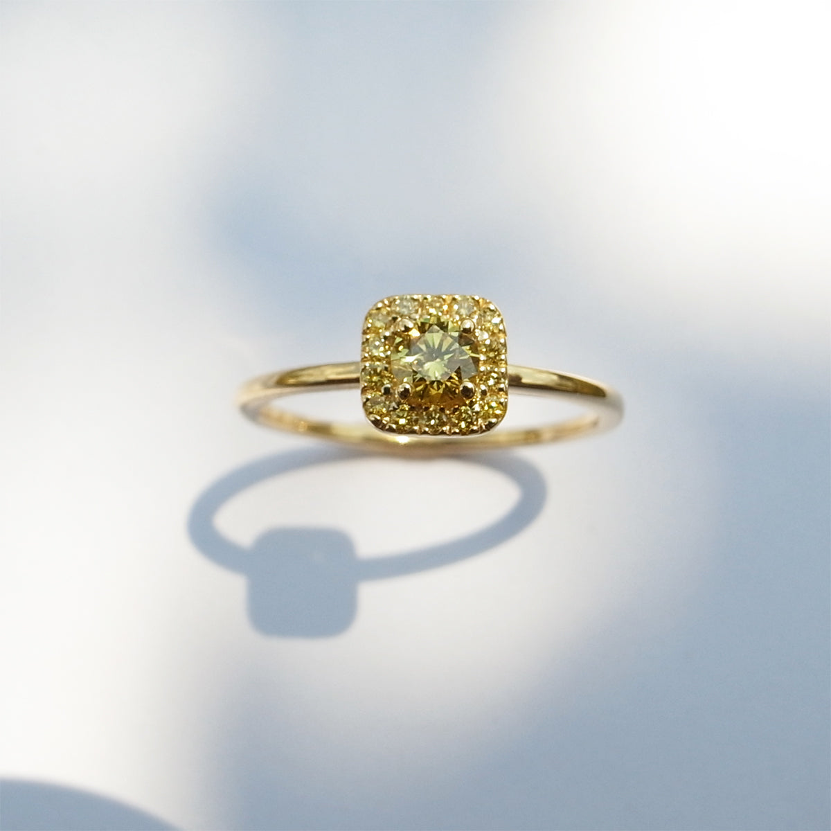 Fancy Intense Yellow ダイヤモンド 0.18ct /K18YG リング
