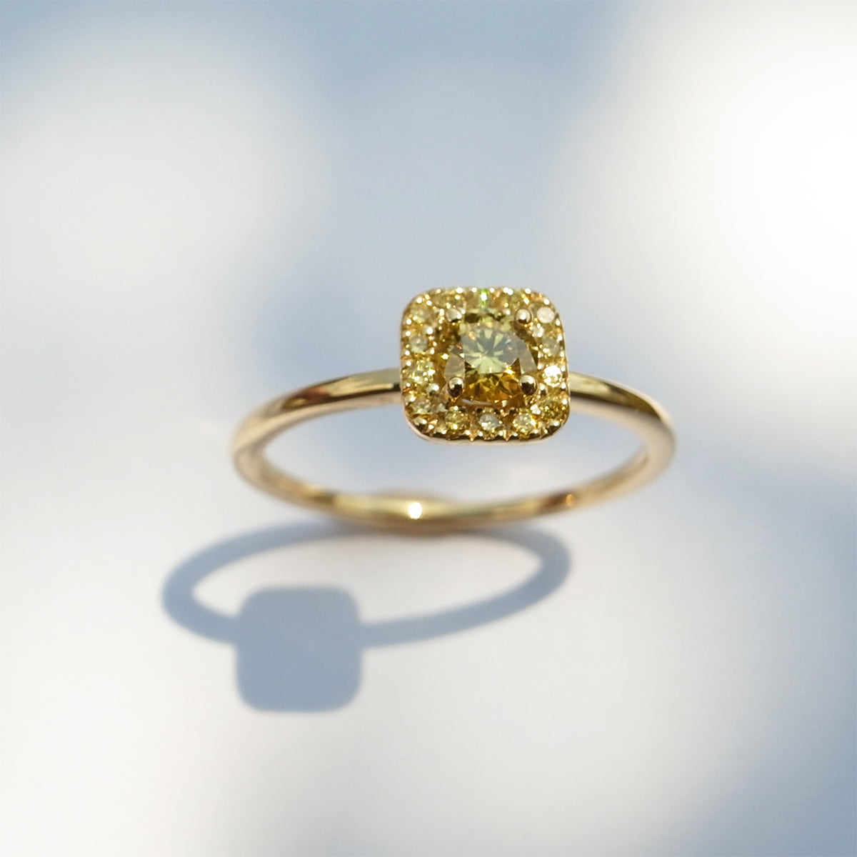Fancy Intense Yellow ダイヤモンド 0.18ct /K18YG リング