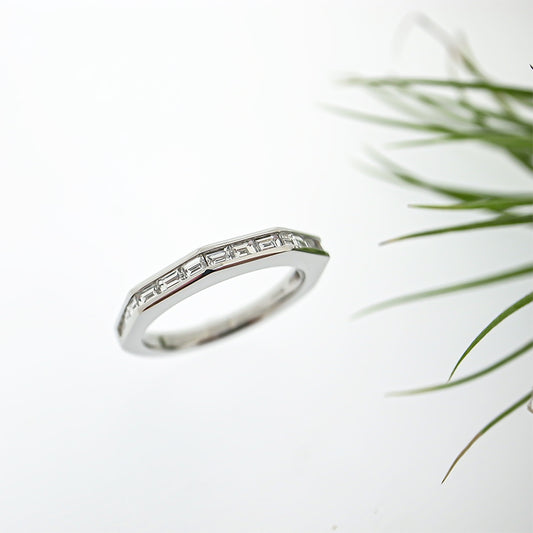 バゲットカットダイヤモンドのプラチナ結婚指輪