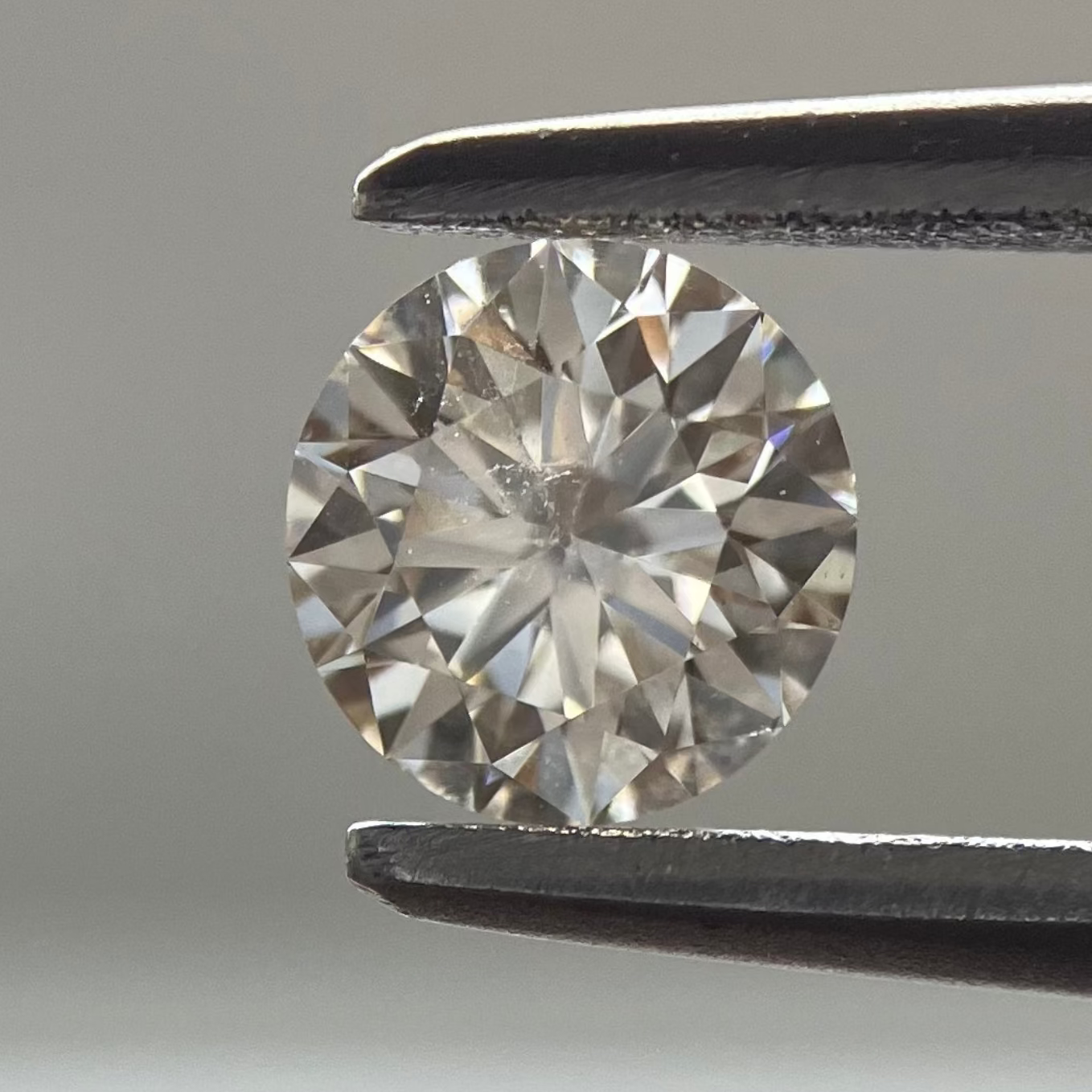 裸石 0.301ct Very Light Brown  SI-2 RD 中央宝石研究所ソーティング付き