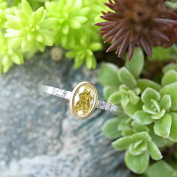 天然イエローダイヤモンド Fancy Intense Yellow 0.405ct オーバル K18YG・プラチナリング｜