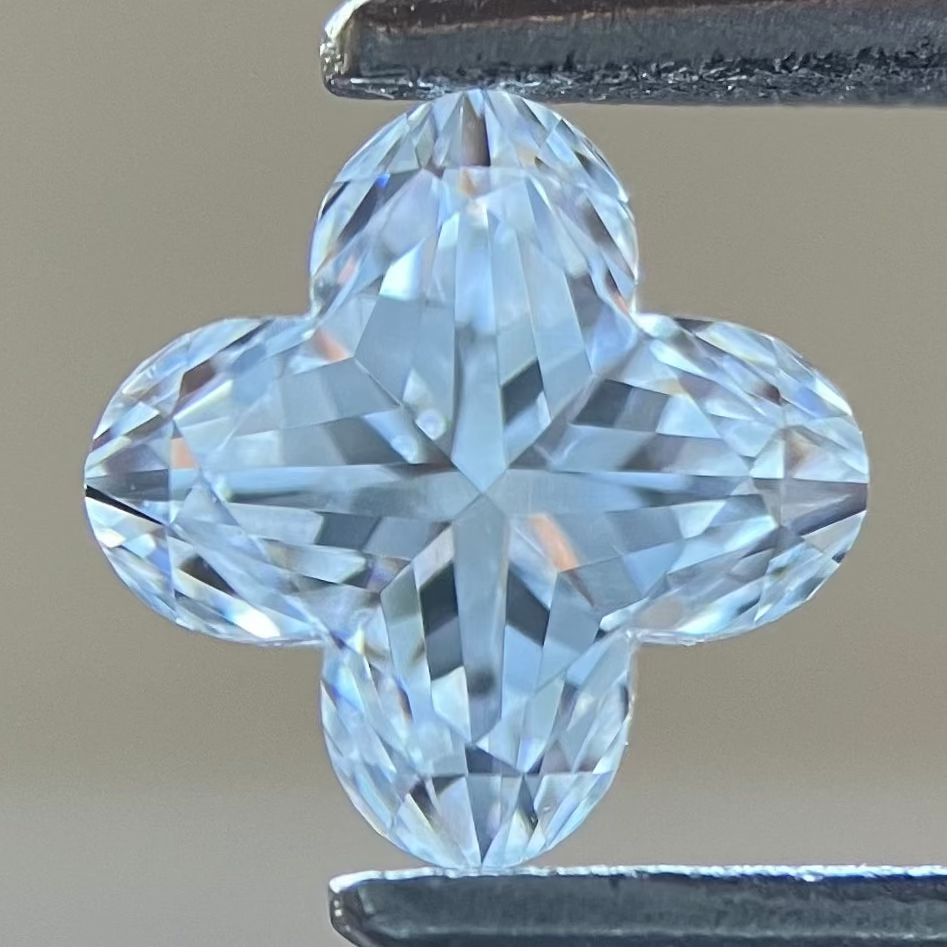 リリーカット(花型)天然ダイヤモンドルース 0. 441ct CGL – RECEPTION リリーカット(花型)天然ダイヤモンドルース 0. 441ct CGL – RECEPTION