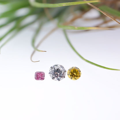 天然ピンクダイヤモンド Fancy Vivid Purplish Pink、Dカラー八角形ダイヤモンド、天然イエローダイヤモンド Fancy Vivid Yellowのルース