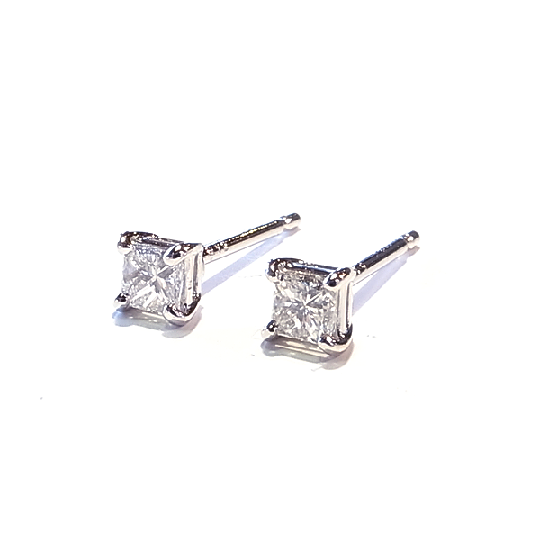 プリンセスカット ダイヤモンド プラチナピアス