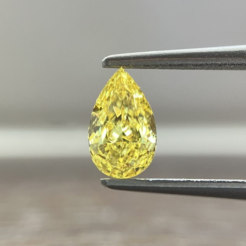 天然イエローダイヤモンド Fancy Vivid Yellow 0.5ctのルース