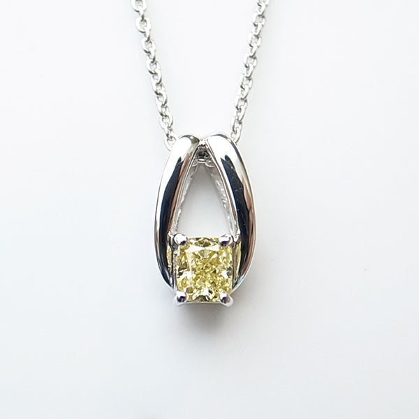 天然イエローダイヤモンド Fancy Yellow プラチナ馬蹄ネックレス 拡大